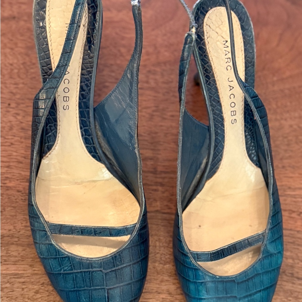 Marc Jacobs Teal Croc-Embossed Slingback Heels - Picture 1 of 4